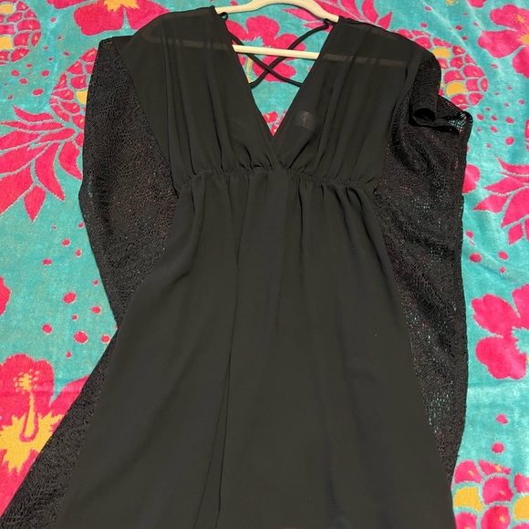 Swimsuit coverup - Picture 2 of 4